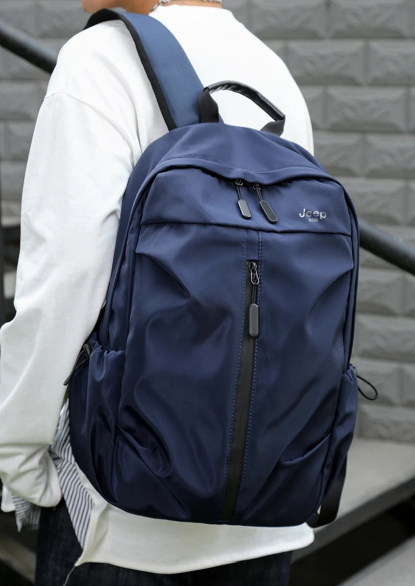 Large-Capacity Backpack – Fashionable Travel & Laptop Rucksack