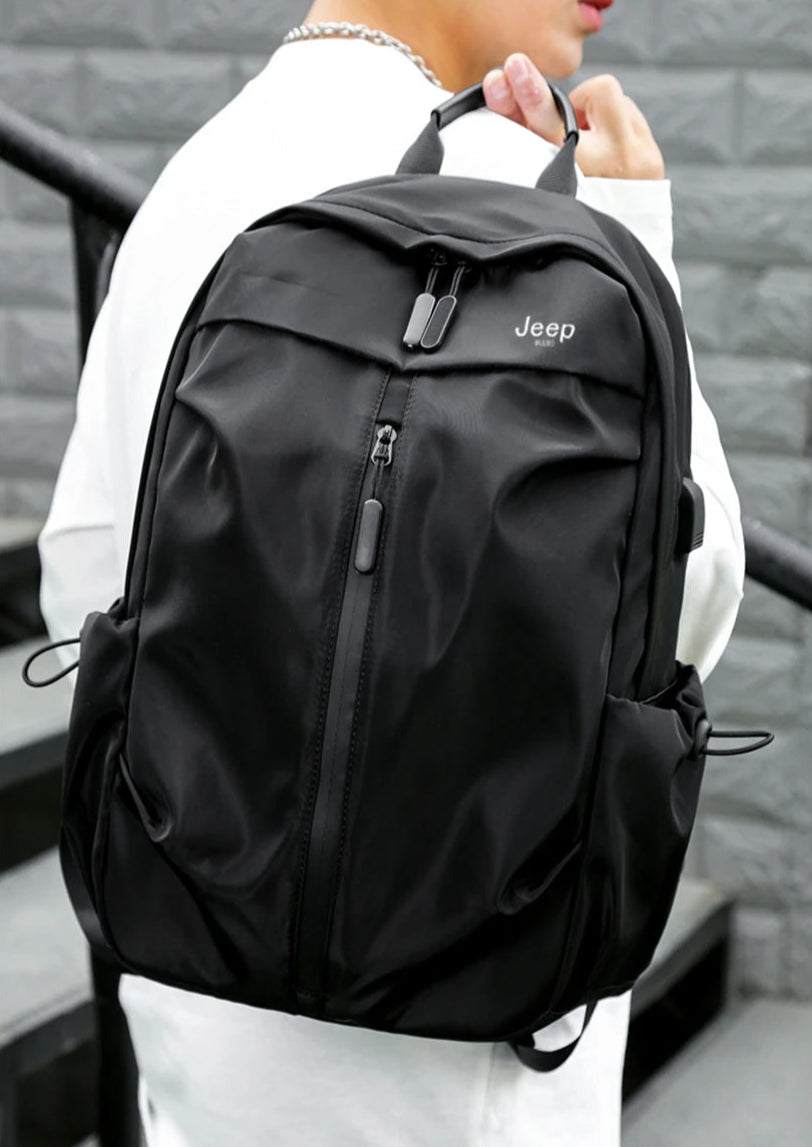 Large-Capacity Backpack – Fashionable Travel & Laptop Rucksack